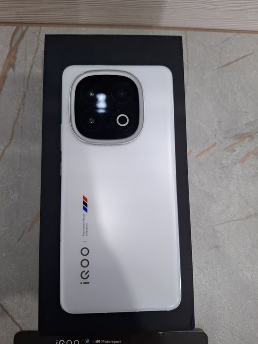 iQOO 13 16/256 Snapdragon Elite ( 8 gen 4)