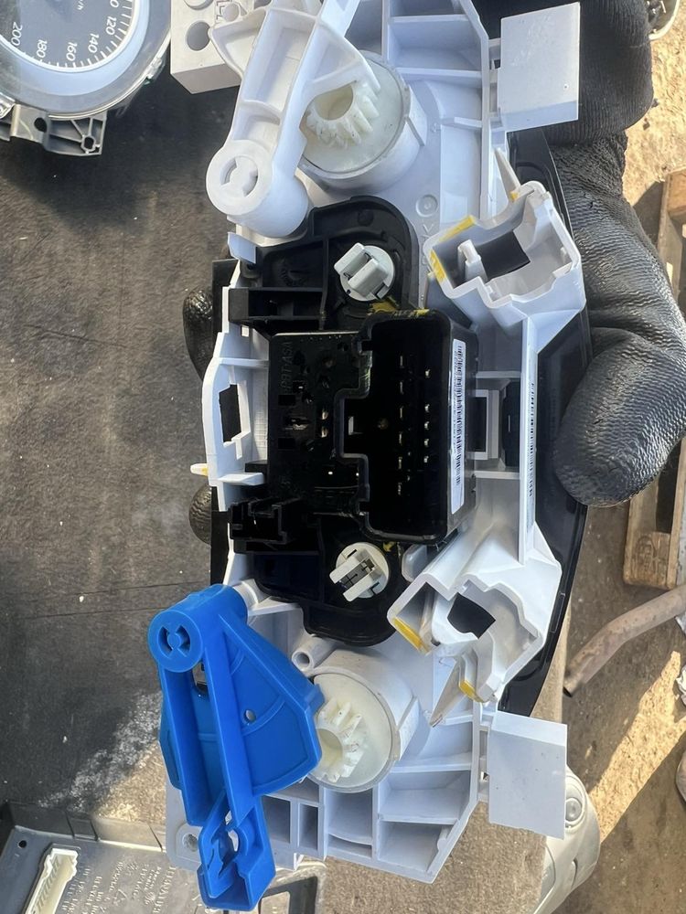 Бутони за парно и климатик управлениве Dacia Duster 5101924R