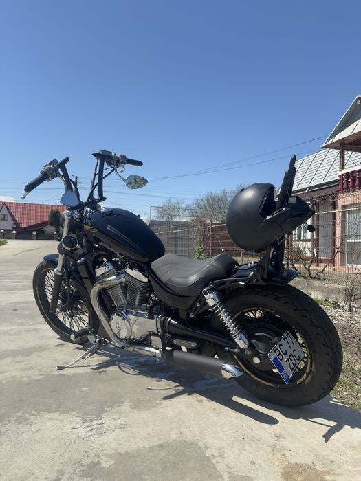 Suzuki intruder vs750