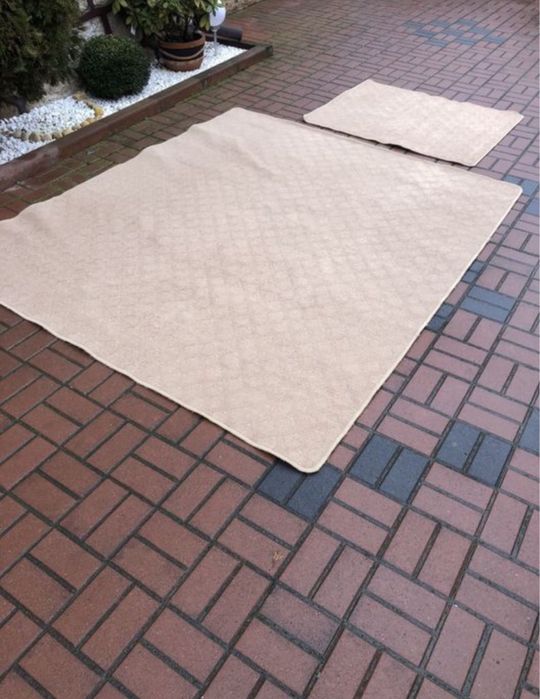 Vand covor,mochetă stare buna