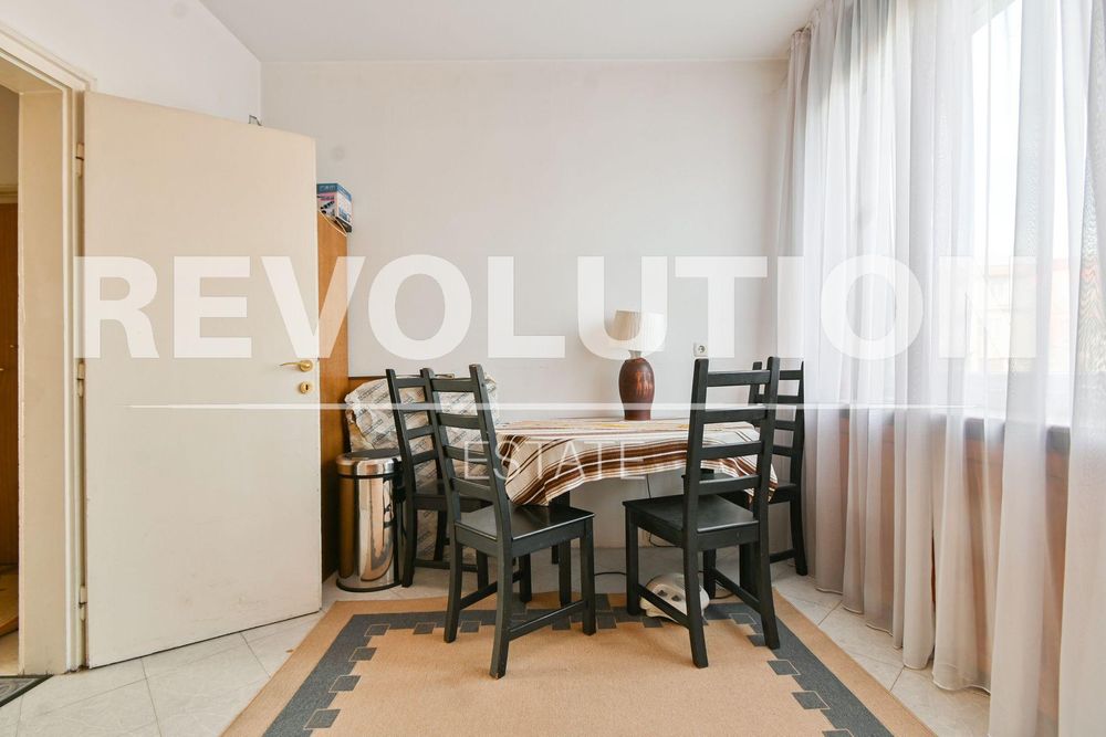 Двустаен апартамент в Център