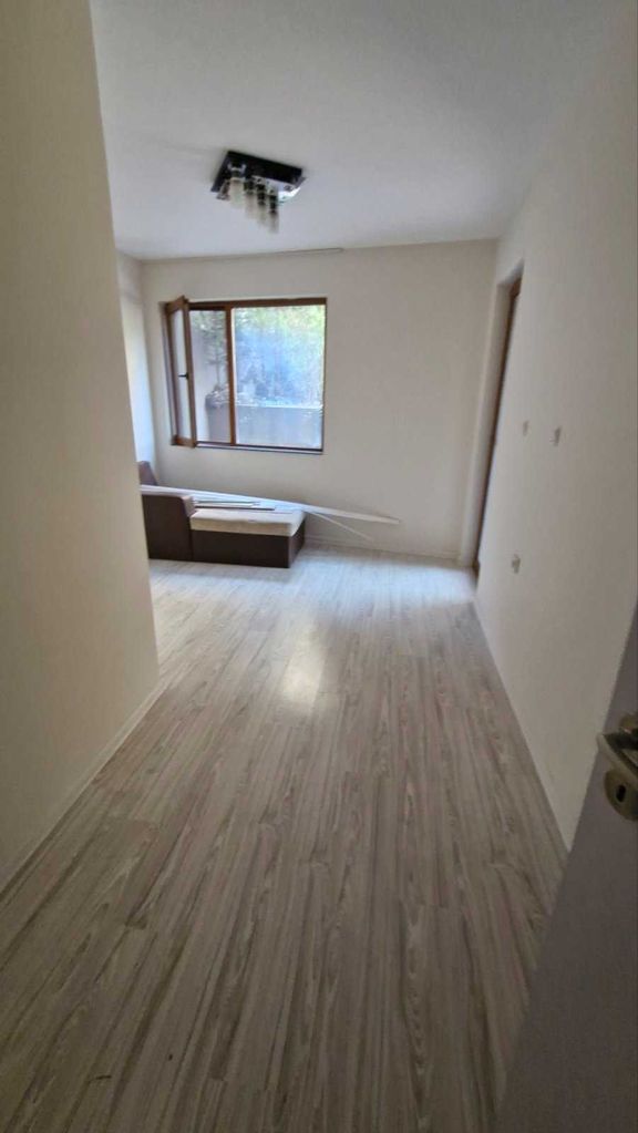 Продава се Тристаен апартамент в Асеновград - 90 кв.м за 1200 €/кв.м - Снимка #4