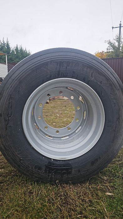 Vand Roată De Camion Mega