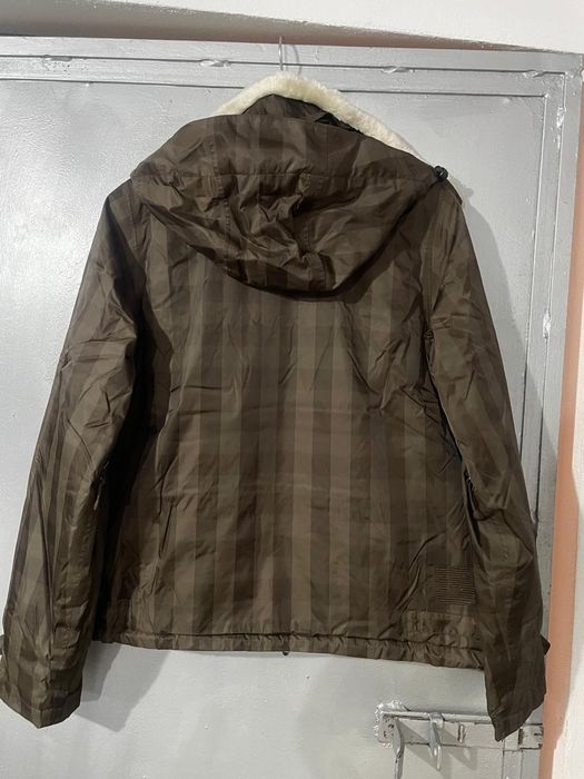 Geaca Burton marimea L cu interior blana