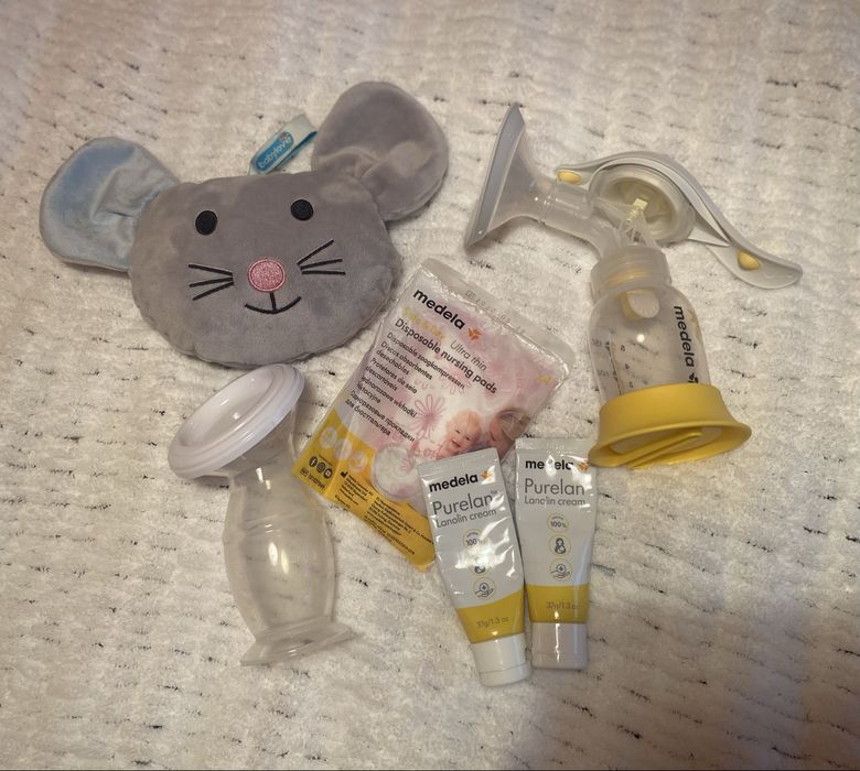 Ръчна помпа за кърма Medela + ПОДАРЪК