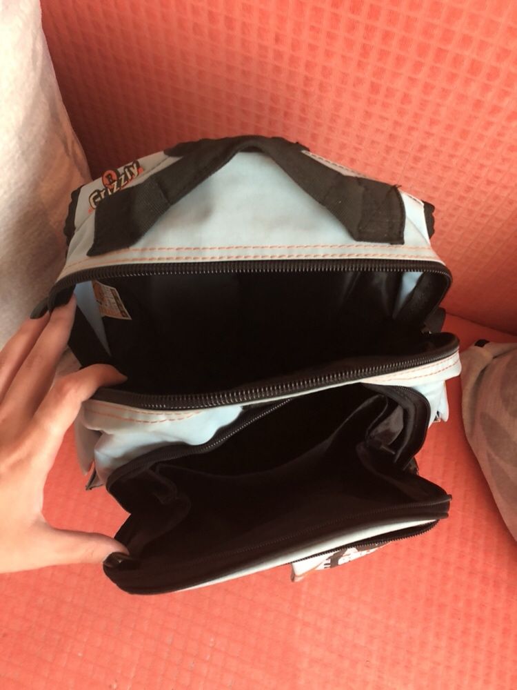 Очень вместительный школьный рюкзак, ранец, портфель