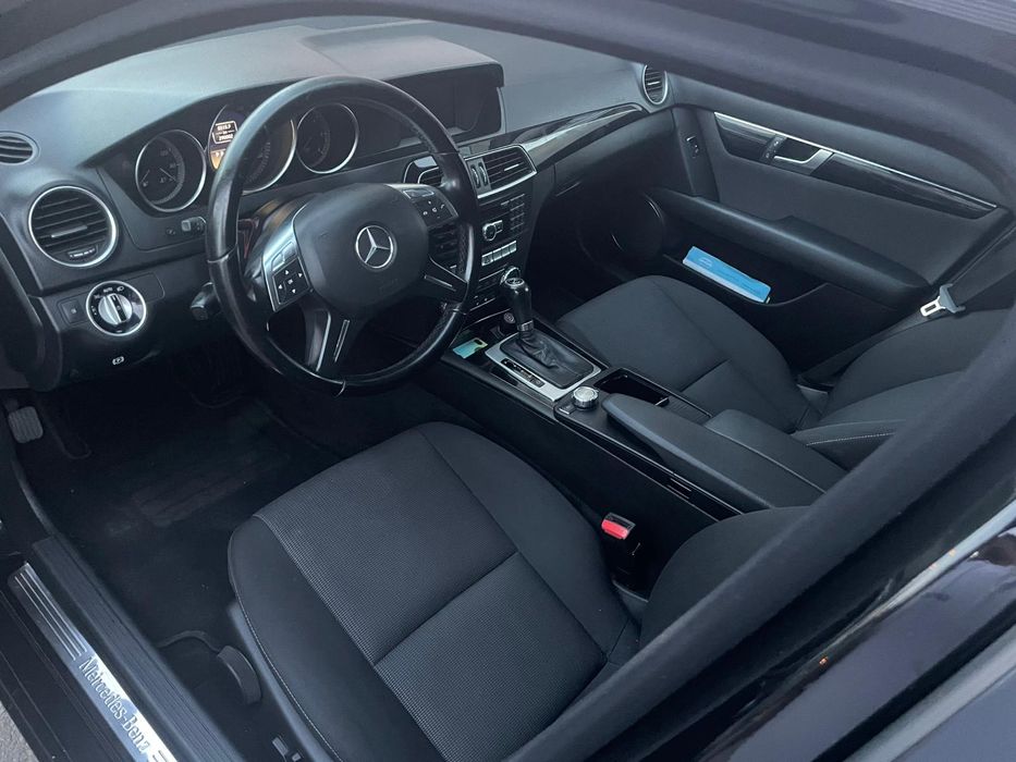 Vând Mercedes Benz C Class