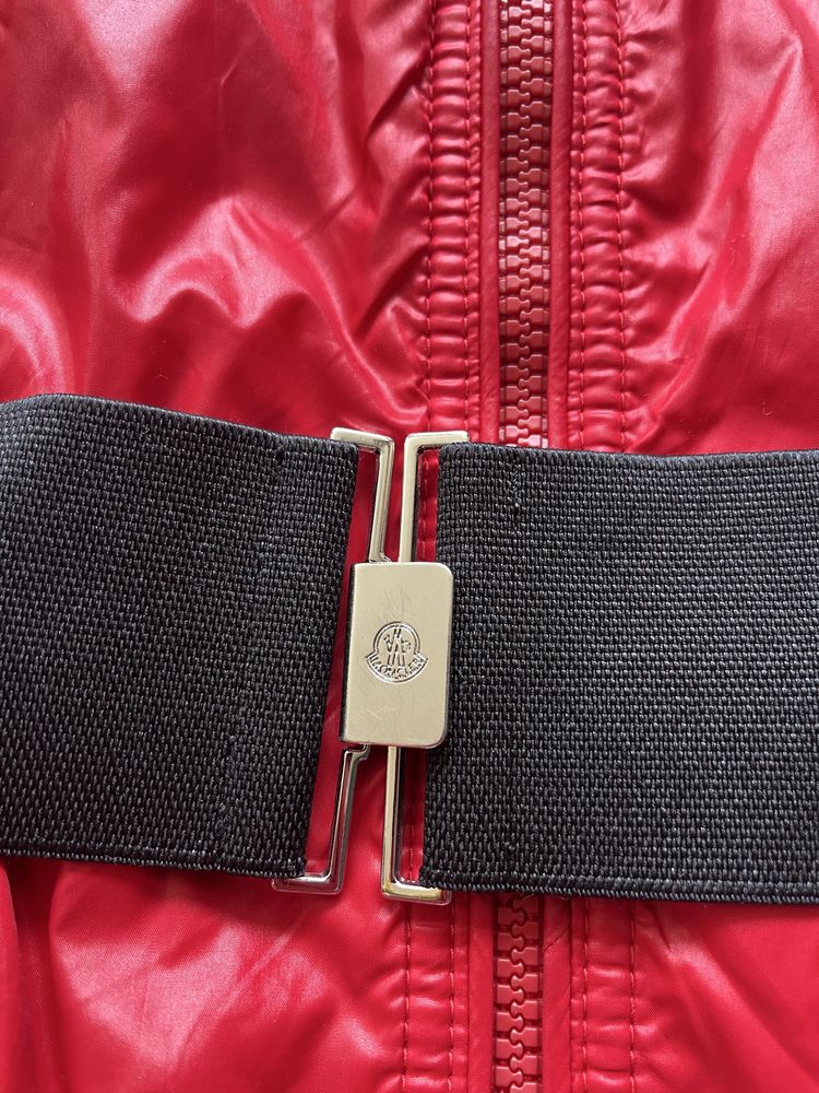 MONCLER : Дамско преходно яке размер 5 или ХЛ / Оригинал