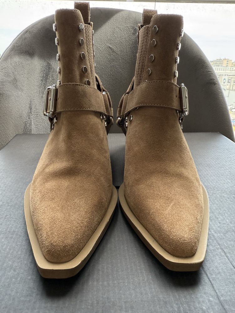 Diesel Black Gold, 36