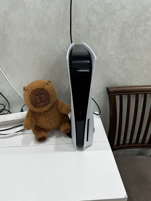 Playstation 5 2024 года с 7 играми