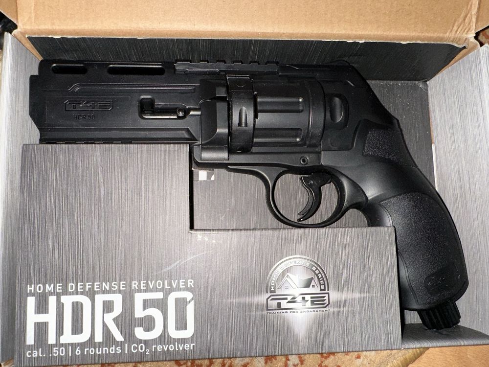 Revolver/pistol airsoft HDR 50 UMAREX