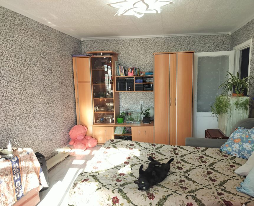 Продам квартиру 2х комнатную. Улучшенная .155000торг.