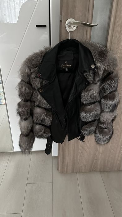 Geaca din piele cu nlanita
