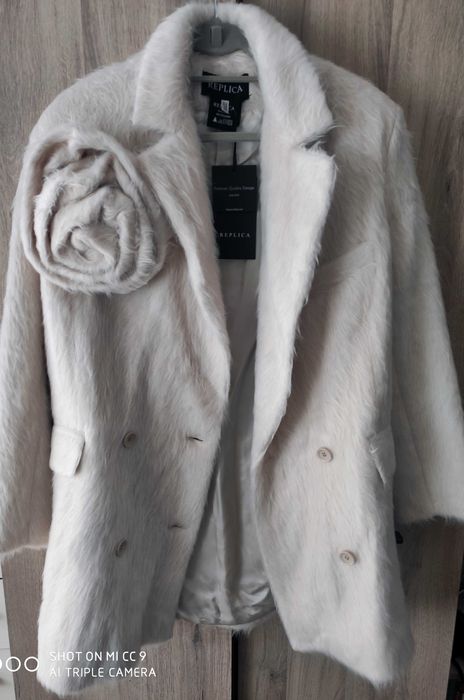 Replica Moda ново с етикет палто Magda Fur с роза