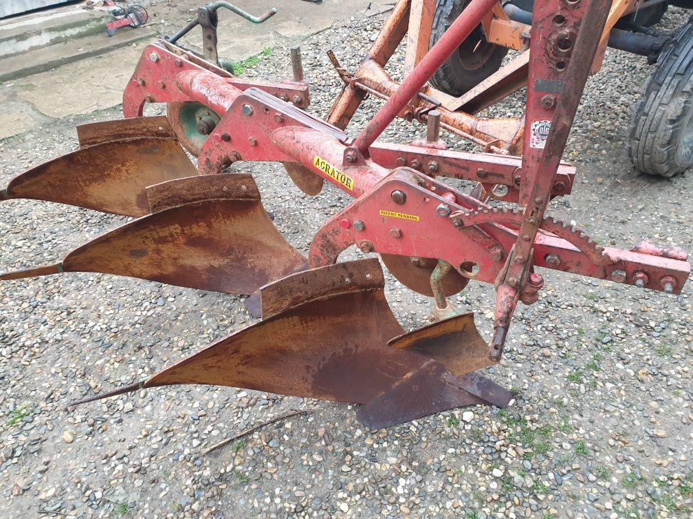 Plug Kverneland 2 bucati
