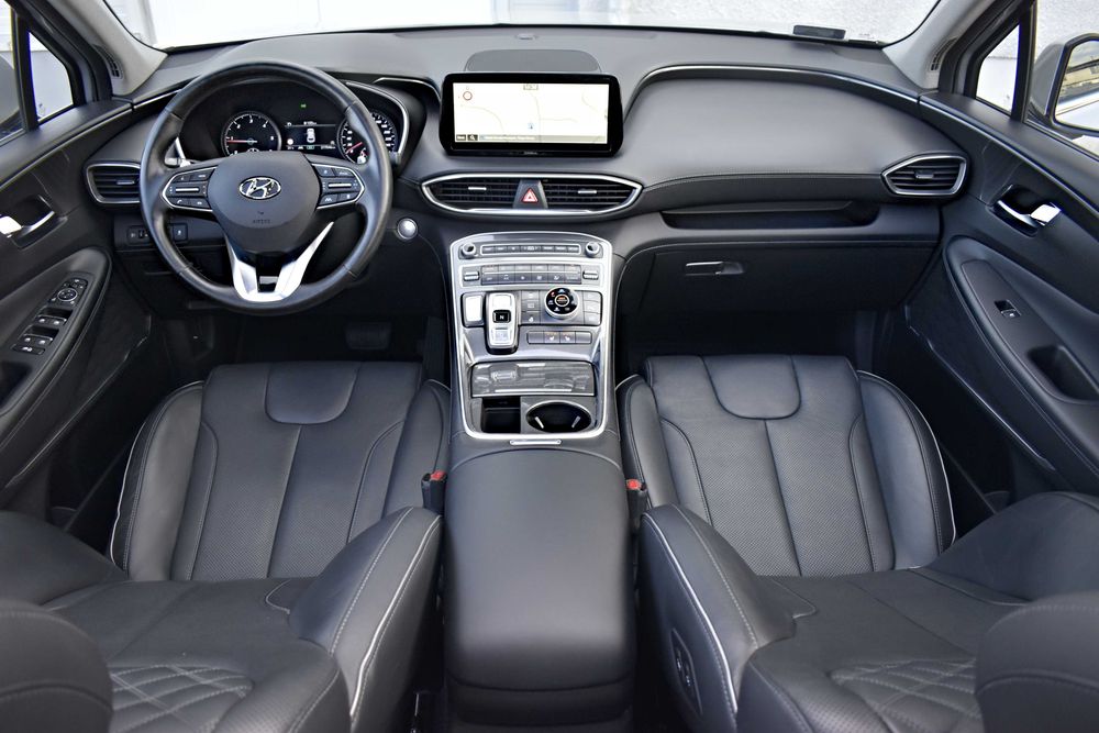 Hyundai Santa Fe~2021~Trapa~RAR~Distronict~Keyless~4x4~GARANTIE