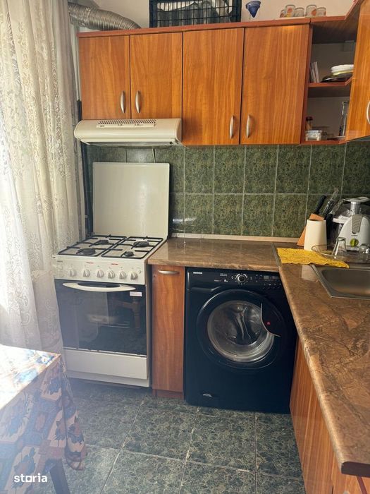 Apartament 3 camere de vanzare , Maracineni