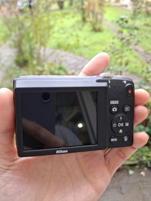 Компактен дигитален фотоапарат Nikon Coolpix L100
