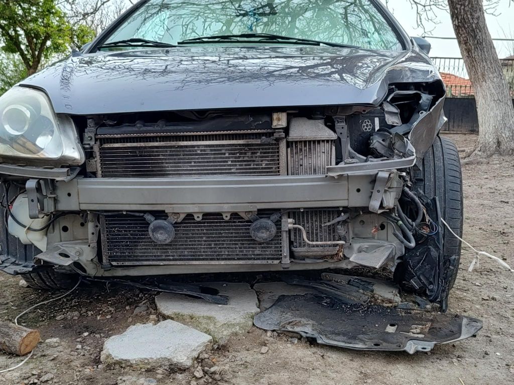 Цял за части Honda civic VII  1.7 CDTI удар предна част