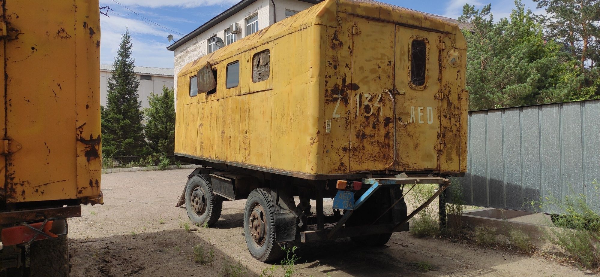 Продам передвижную будку.