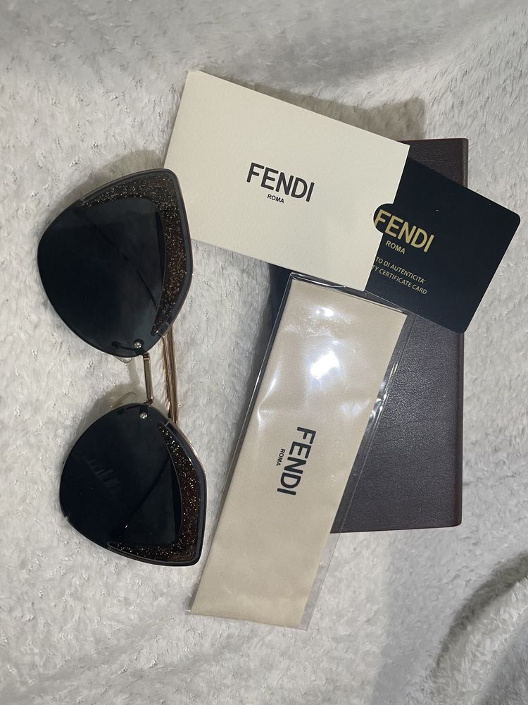 Слънчеви очила Fendi