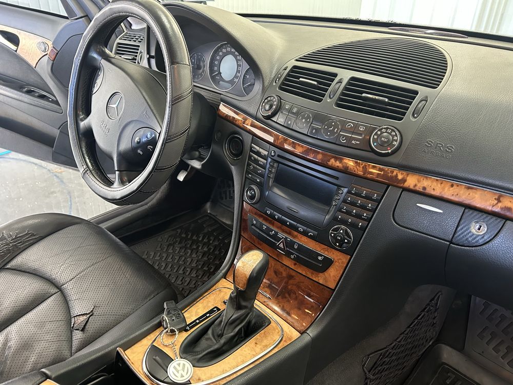 Mercedes W211 E270