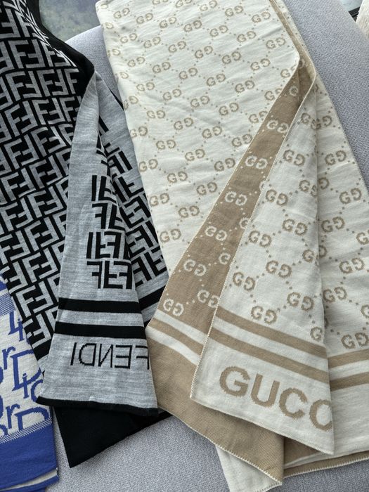 Нови зимни шалове Hermes, Dior, Gucci, Fendi