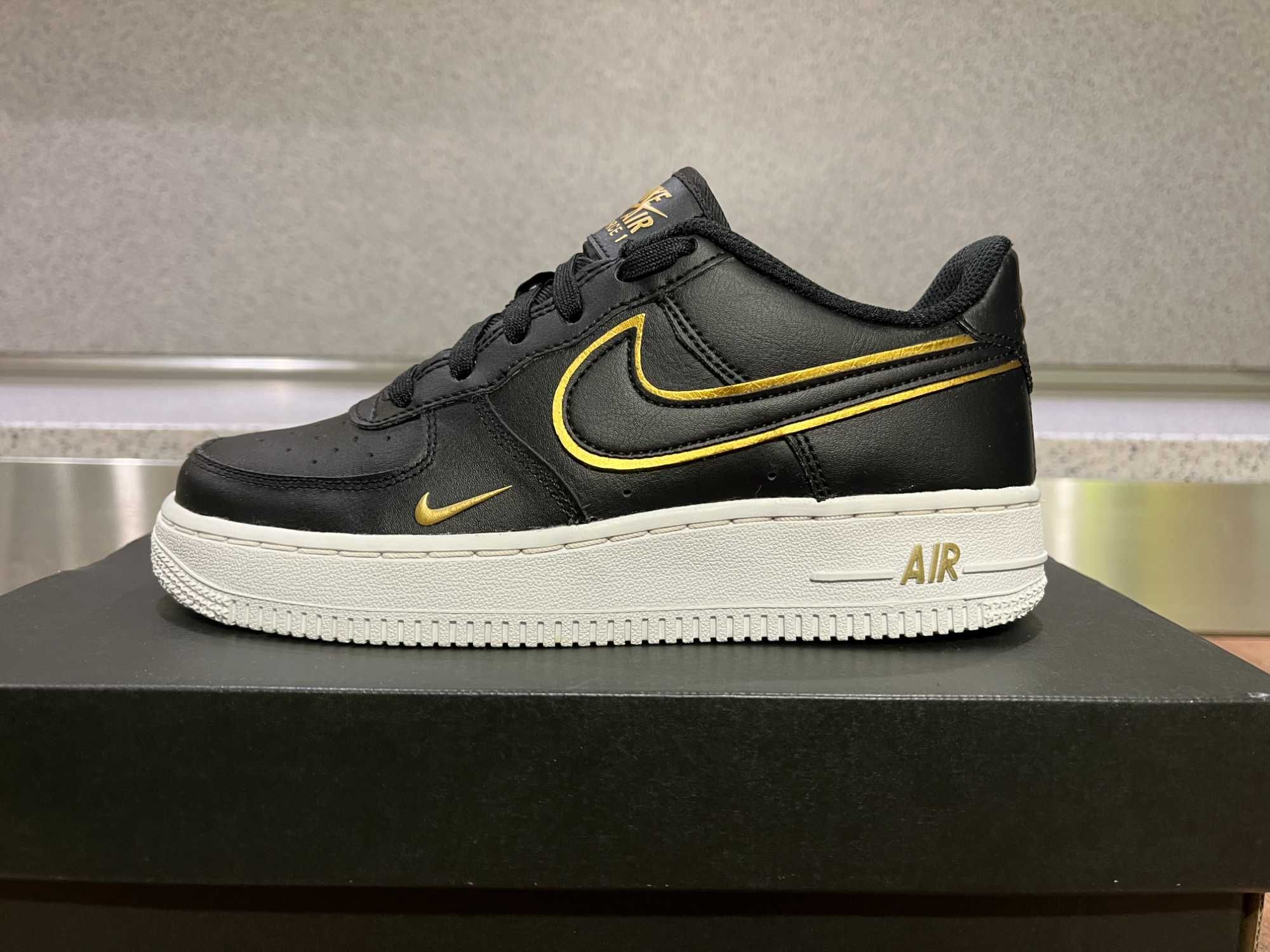 ОРИГИНАЛНИ *** Nike Air Force 1 LV8 GS 'Black Metallic Gold'