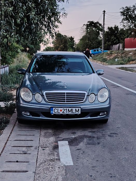 Vând Mercedes e200