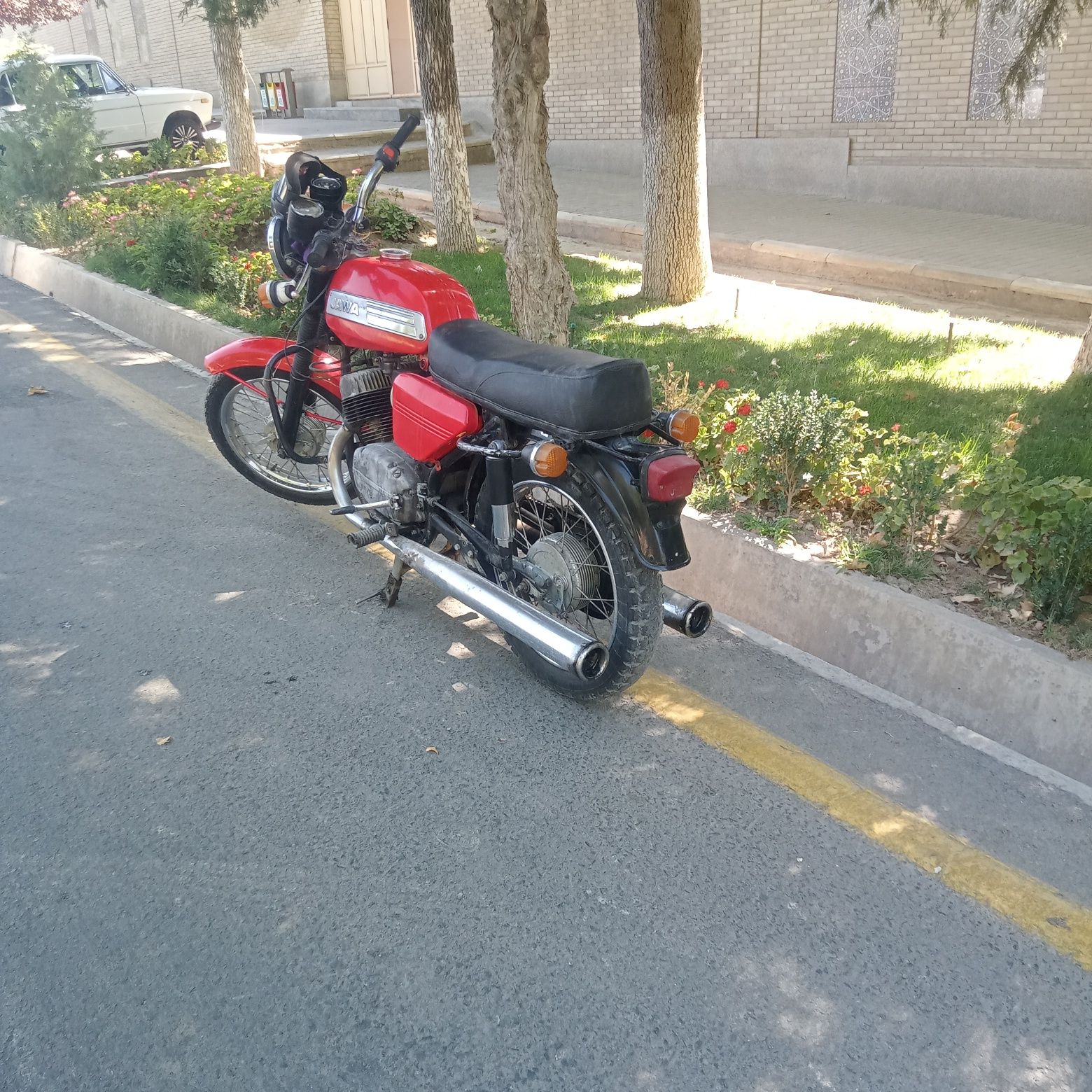 Motosikil yawa sotiladi