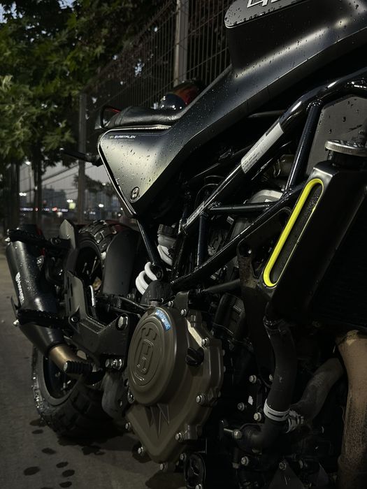 Husqvarna svartpilen 401