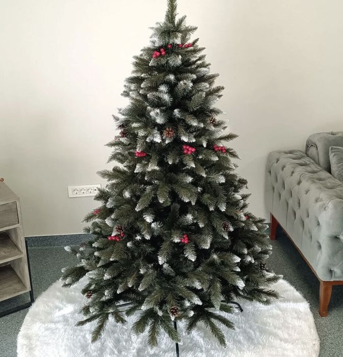 Brad artificial! Sunt noi sigilate