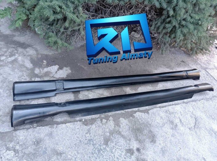 Накладки на пороги Мерседес W210 Amg E55