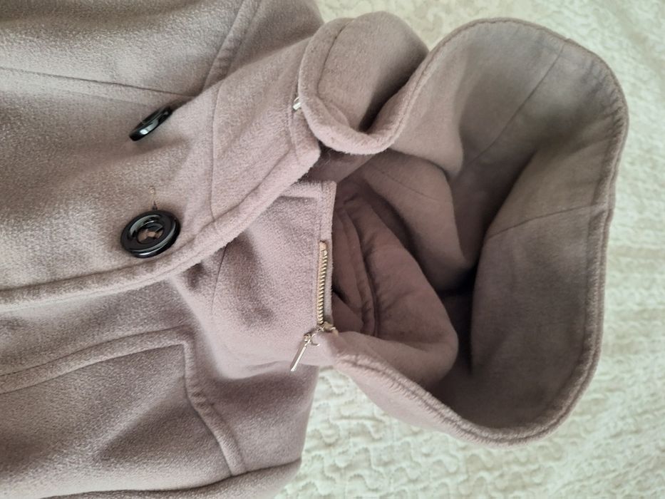 Palton cu glugă detașabilă