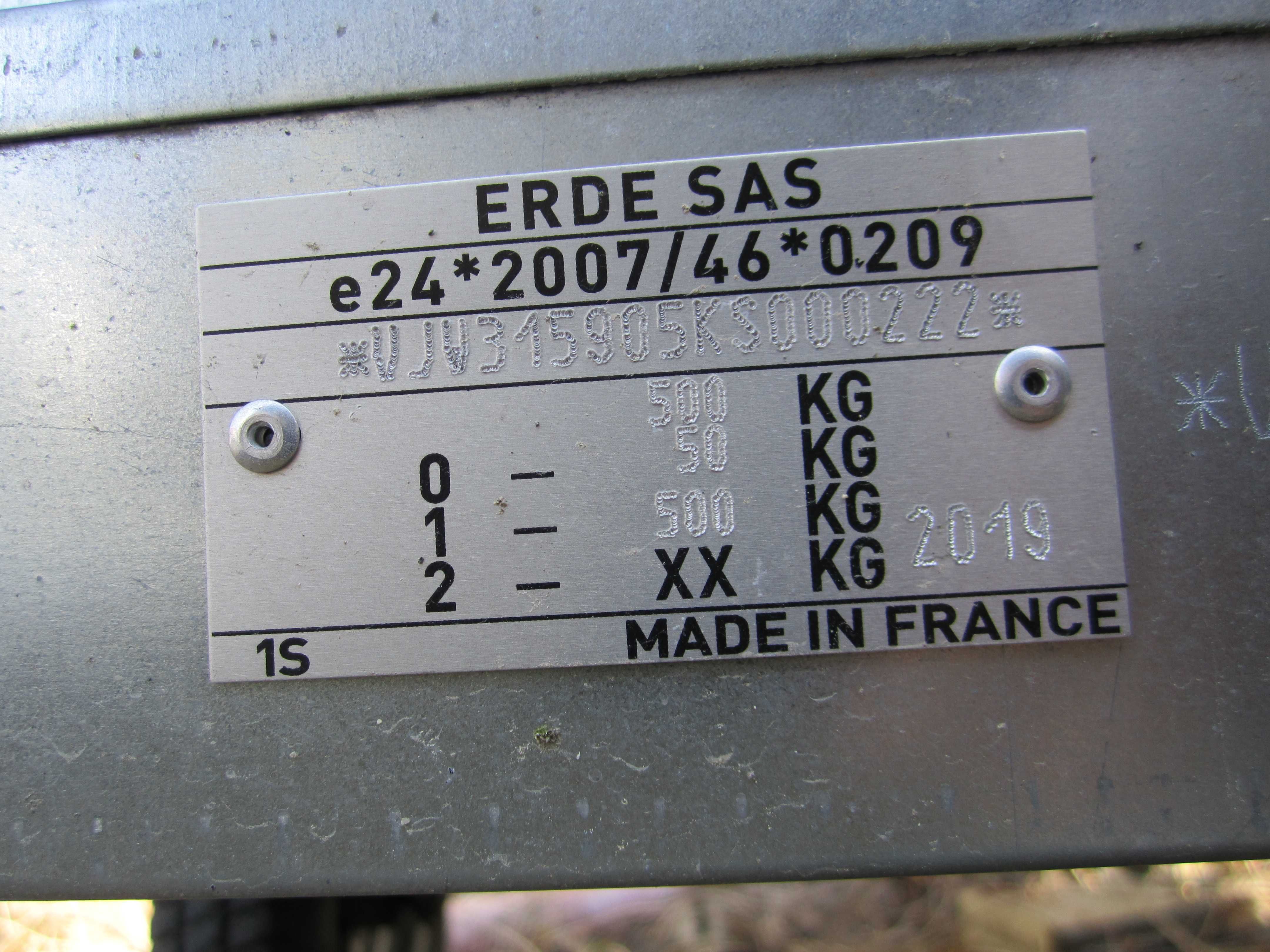 Remorca ERDE SAS F-21910   500KG    se tracteaza  cu categoria B