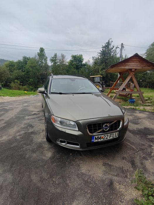 Vând Volvo  V 70