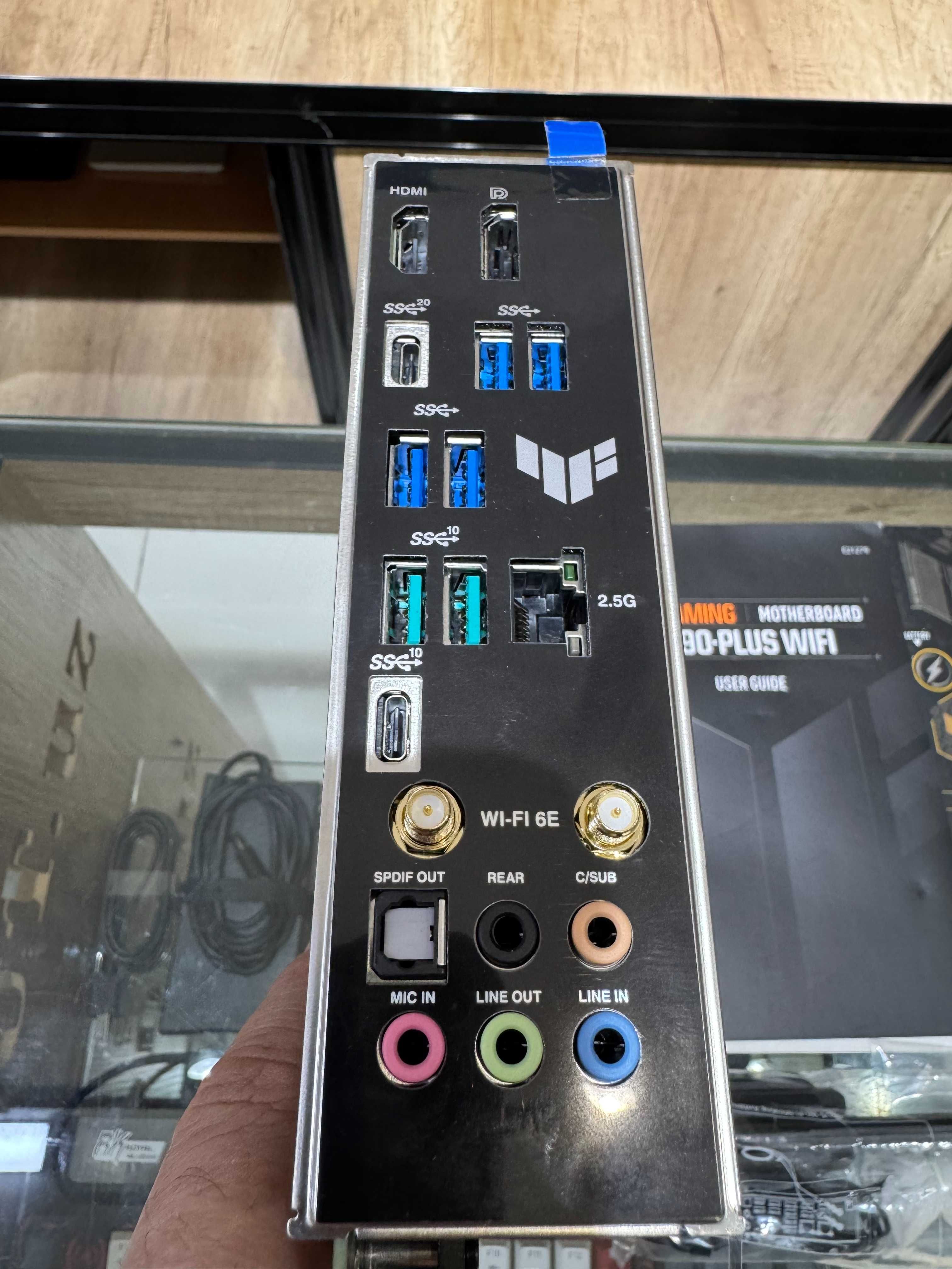 Топовая материнская плата ASUS TUF GAMING Z790-PLUS WIFI DDR5
