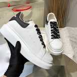 Alexander McQueen, diverse modele!