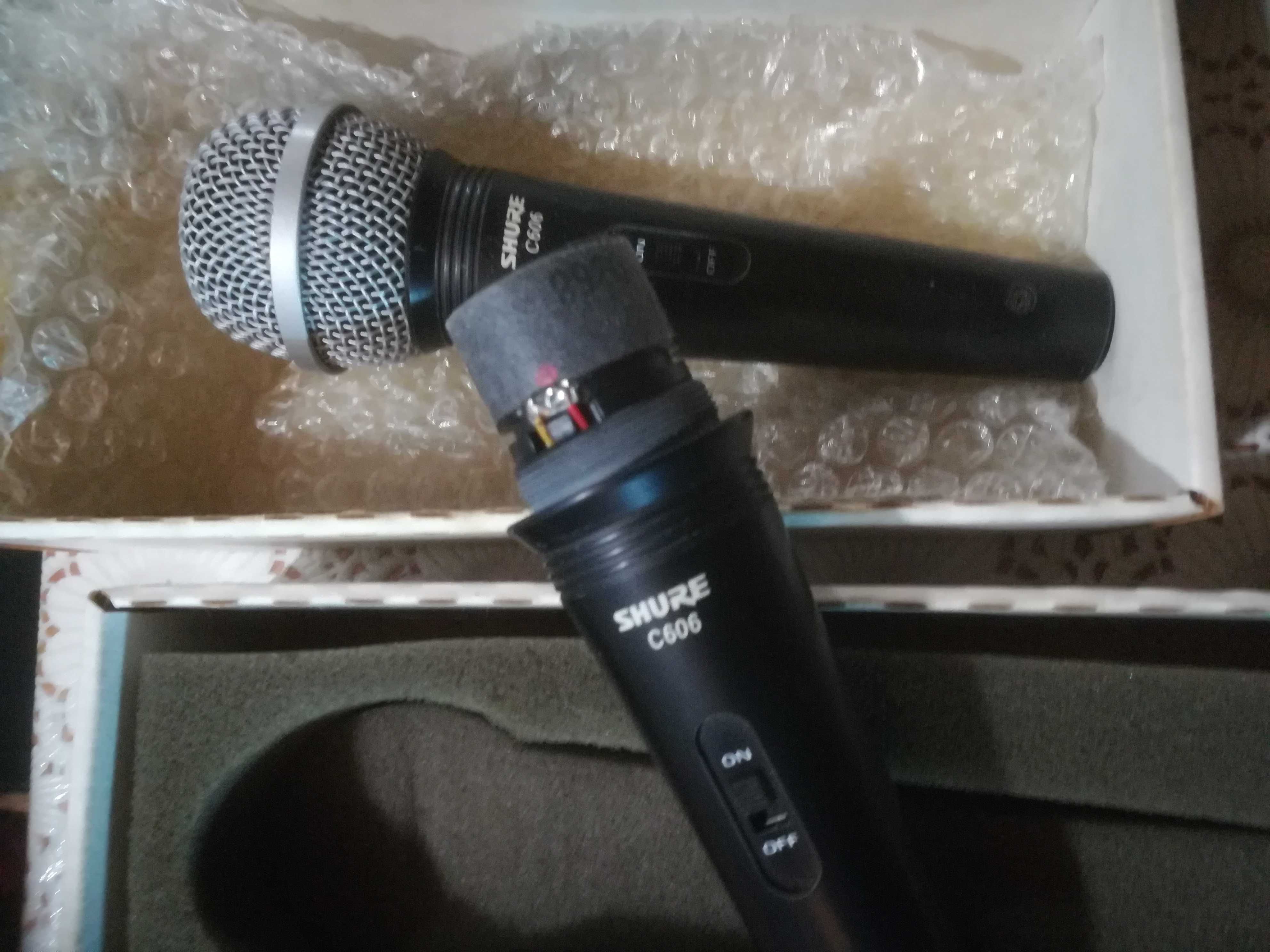 Продавам микрофони SHURE С 606