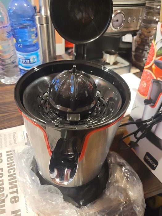 Цитруспреса електрическа чисто нова