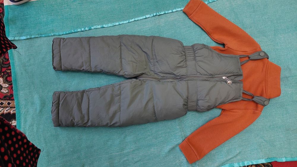 Детский утепленный комбинезон.на малыша от 2х до 4х лет. не одеванный