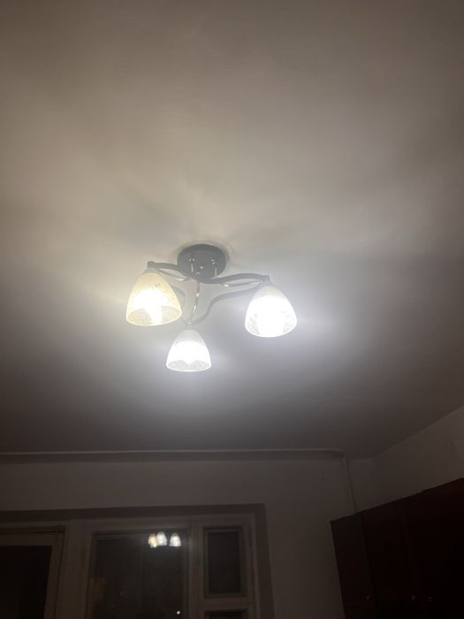Продается люстры