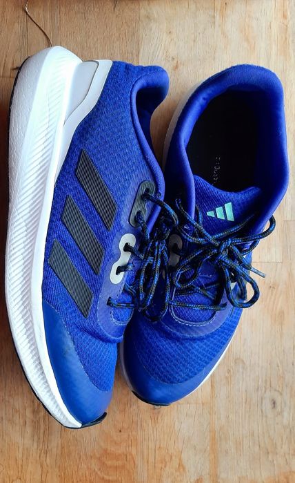 Adidași mărimea 38