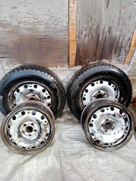 Продам шины с дисками R15