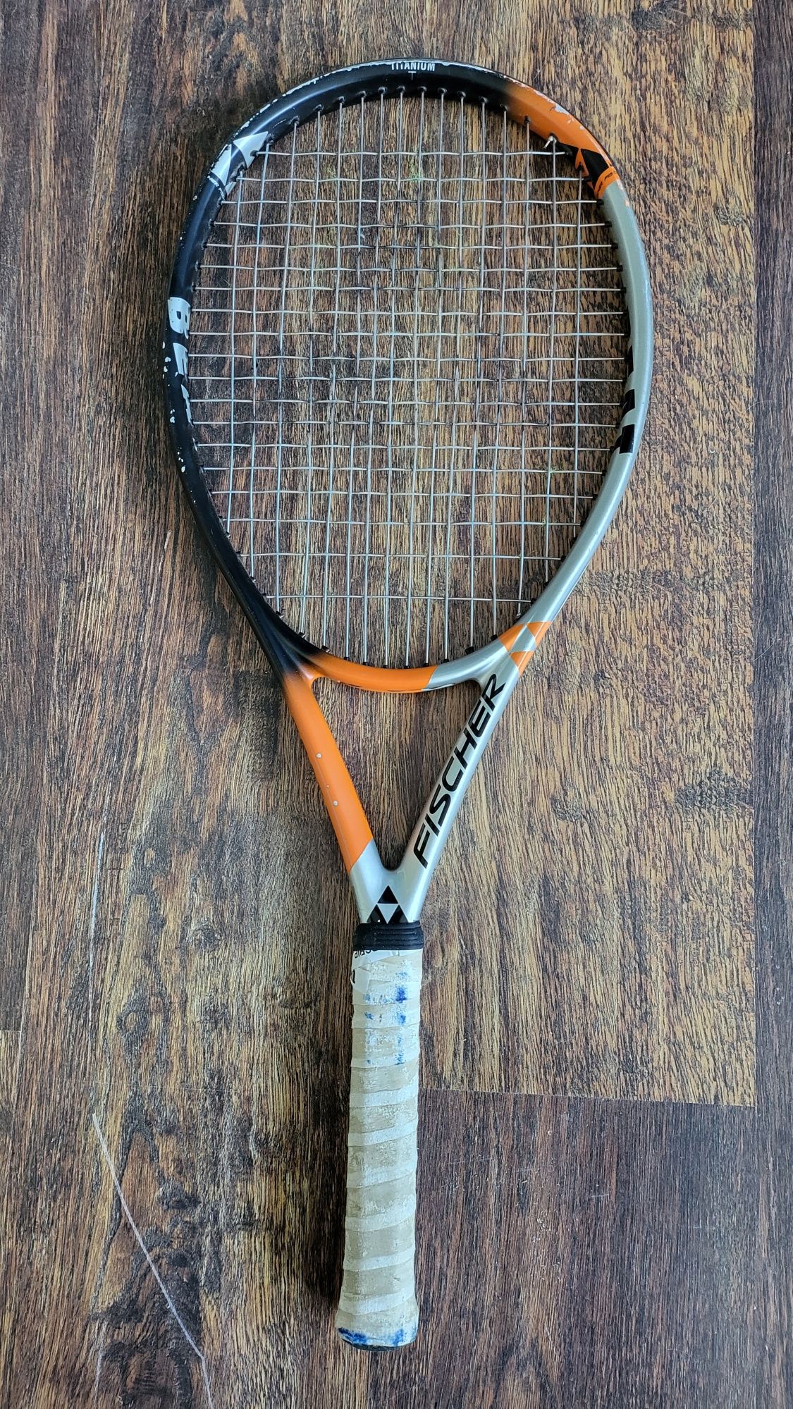 Echipament de tenis