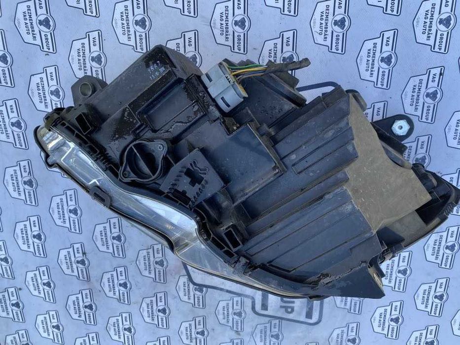 Far dreapta Mercedes C Class W204 Facelift Cod A2048205259