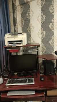 Продам компьютерный стол, компьютер и принтер