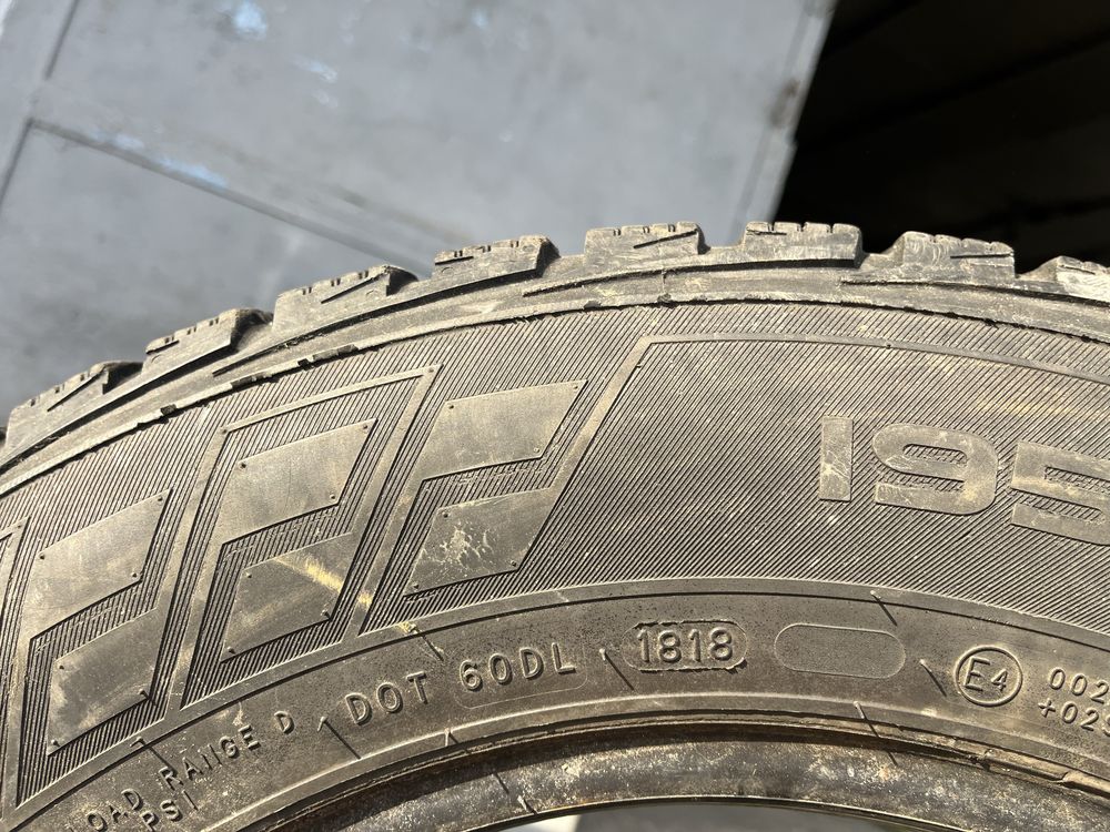 2 бр. гуми за бус 195/70/15C Nokian 6 mm DOT 1817