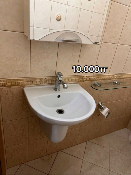 Продам раковину со шкафчиком в хоршем состоянее