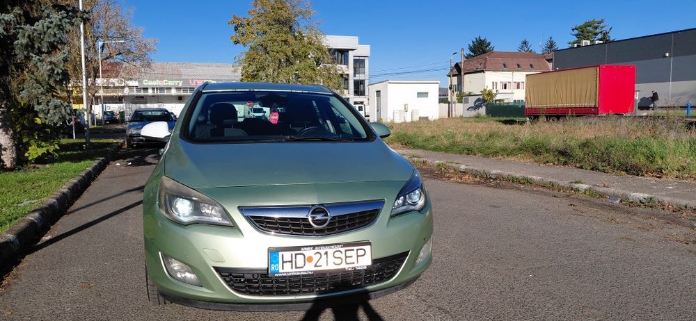 Vând Opel Astra J 2.0 cdti